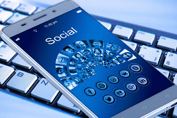 Blogging for Social Media Platforms